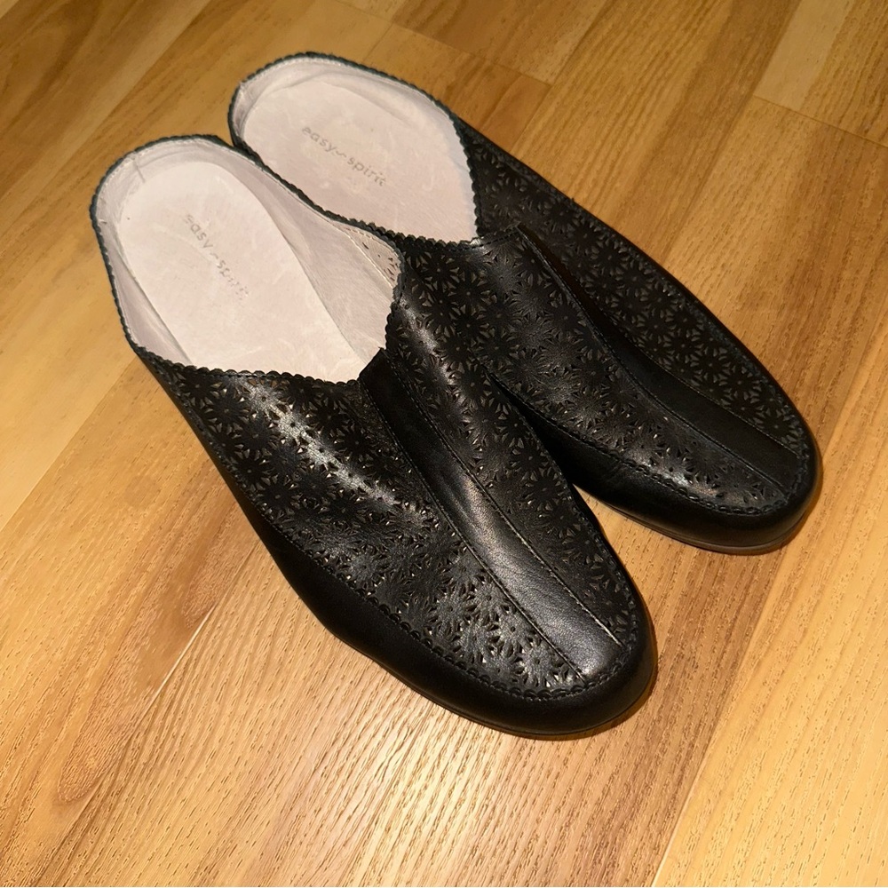 Easy Spirit Black Floral Loafers